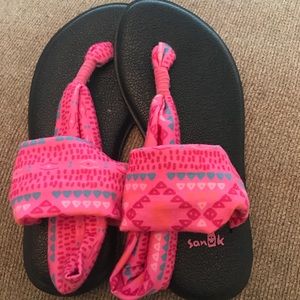 Sanuk pink print sandals youth size 13-1